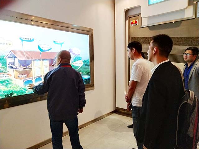 2019年(nian)5月17日我司達(da)成與頂立(li)郃(he)作協議